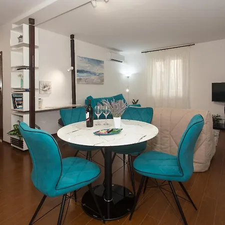 Apartment Location & Downtown Park Split