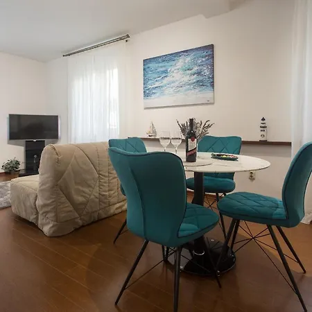 Location & Downtown Park Daire
